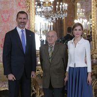 Los Reyes Felipe y Letizia con Juan Goytisolo en el almuerzo previo al Premio Cervantes 2014