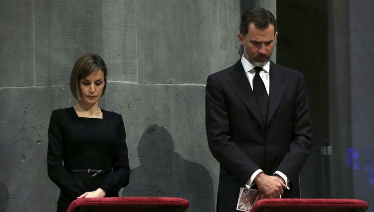 Los Reyes Felipe y Letizia en el funeral institucional por las víctimas del accidente de avión de Germanwings