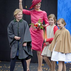 Máxima de Holanda con sus hijas Amalia, Alexia y Ariane en el Día del Rey 2015