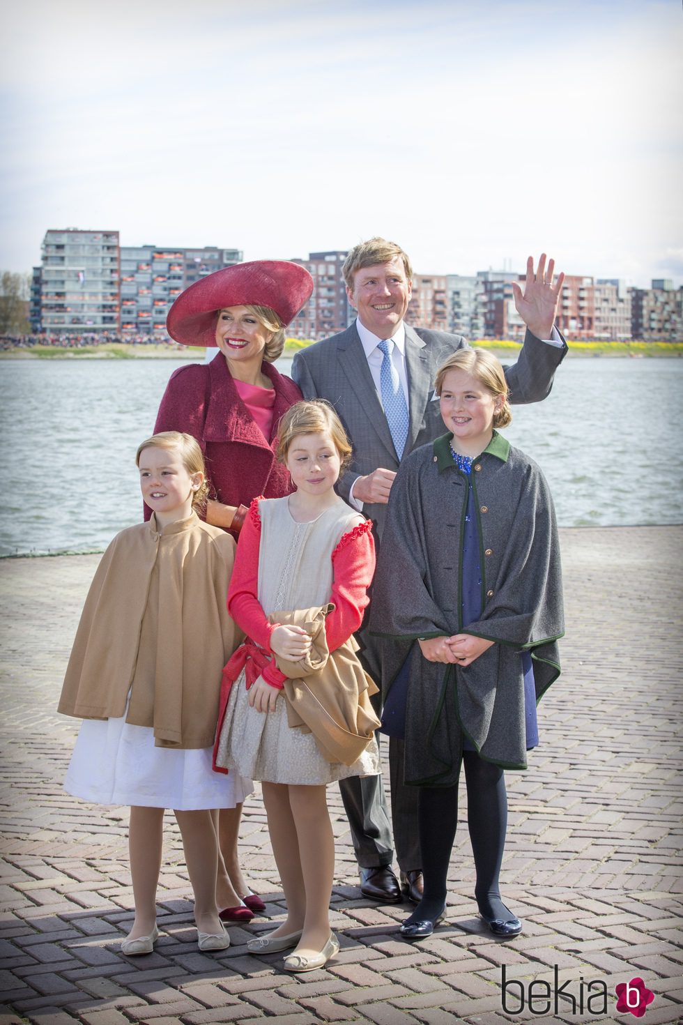 Guillermo Alejandro y Máxima de Holanda con sus hijas Amalia, Alexia y Ariane en el Día del Rey 2015