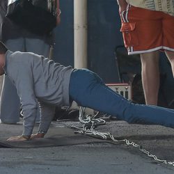 Zac Efron haciendo flexiones antes de empezar a rodar 'Dirty Grandpa'