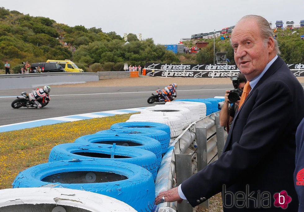El Rey Juan Carlos viendo la carrera del GP de España de MotoGP en Jerez