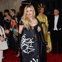 Madonna en la alfombra roja de la Gala del Met 2015