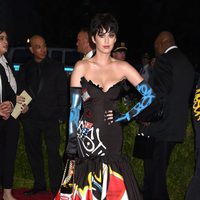 Katy Perry en la alfombra roja de la Gala del Met 2015