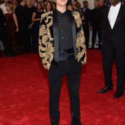 Justin Bieber en la alfombra roja de la Gala del Met 2015