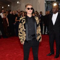 Justin Bieber en la alfombra roja de la Gala del Met 2015