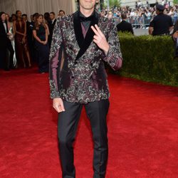 Adrien Brody en la alfombra roja de la Gala del Met 2015