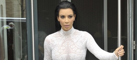 Kim Kardashian presenta su libro de selfies tras la gala del MET 2015