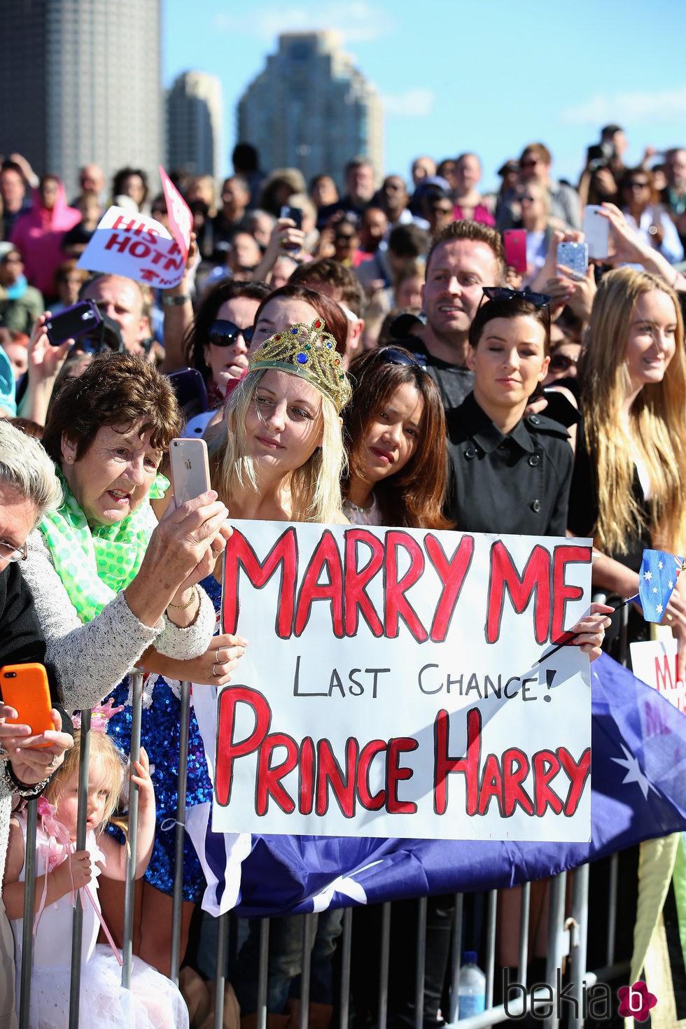Una australiana pide matrimonio al Príncipe Harry en Sydney