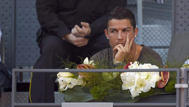 Cristiano Ronaldo muy pensativo en el Open de Madrid 2015
