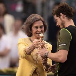 La Reina Sofía entregando a Andy Murray el trofeo del Madrid Open 2015