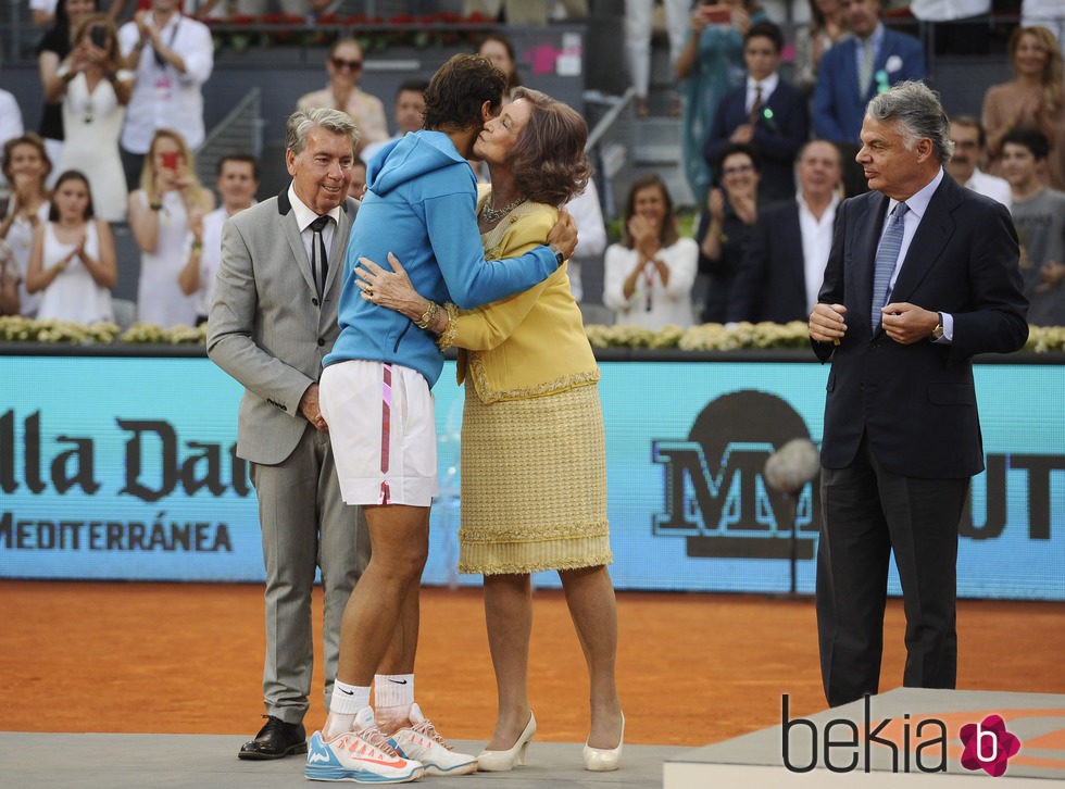 La Reina Sofía saludando a Rafa Nadal tras perder la final el Madrid Open 2015