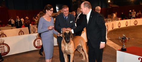Carolina y Alberto de Mónaco en la clausura de una exposición canina tras el bautizo de Jacques y Gabriella de Mónaco