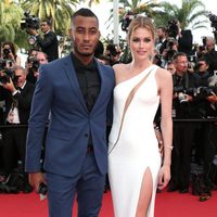 Doutzen Kroes y Sunnery James en la ceremonia de inauguración del Festival de Cannes 2015