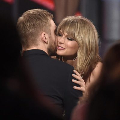 Calvin Harris besa a Taylor Swift en los Billboard Music Awards 2015