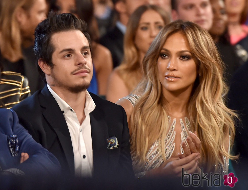 Jennifer Lopez y Casper Smart en los Billboard Music Awards 2015