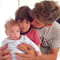 Primera imagen de Gerard Piqué con sus hijos Milan y Sasha