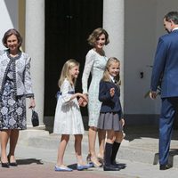 La Princesa Leonor junto a la Familia Real en su Primera Comunión