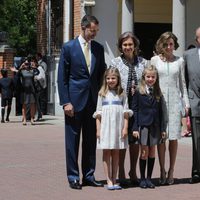 La Familia Real Española en la Comunión de la Princesa Leonor