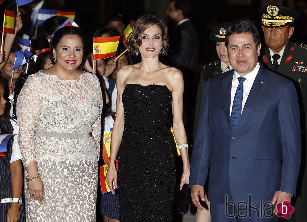 Juan Orlando Hernández y Ana García ofrecen una cena de gala a la Reina Letizia