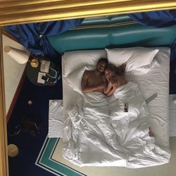 Tamara Gorro y Ezequiel Garay, metidos en la cama durante sus vacaciones en Dubai