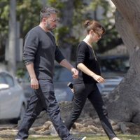 Ben Affleck y Jennifer Garner pasean pensativos tras los rumores sobre su separación