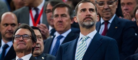 El Rey Felipe VI asiste estoico a la pitada del himno de España en la final de la Copa del Rey 2015