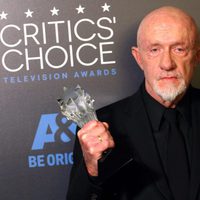 Jonathan Banks en los premios Critics' Choice Awards 2015