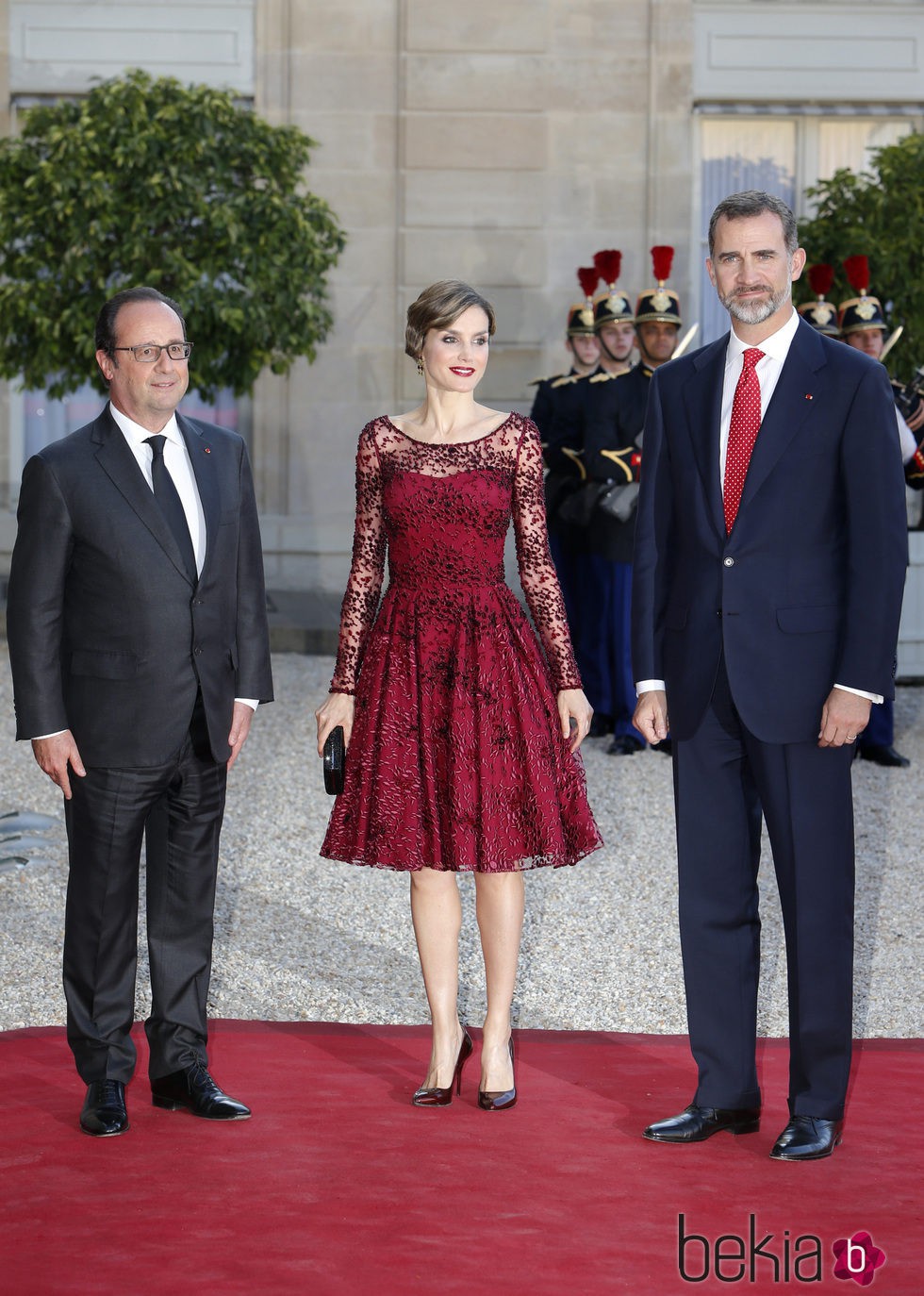 Los Reyes Felipe y Letizia con François Hollande en la cena de gala celebrada en su honor en El Elíseo