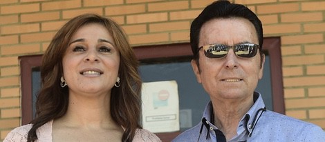 José Ortega Cano con Ana María Aldón a su salida de la cárcel de Zuera