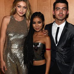 Gigi Hadid, Jhene Aiko y Joe Jonas en la fiesta post CFDA Fashion Awards