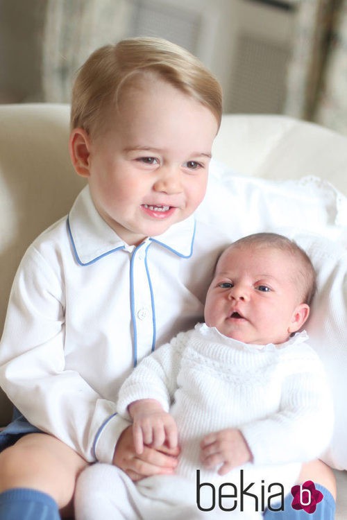 El Príncipe Jorge y la Princesa Carlota en sus primeras fotos oficiales juntos