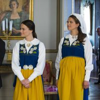 Sofia Hellqvist y Magdalena de Suecia en el Día Nacional de Suecia 2015