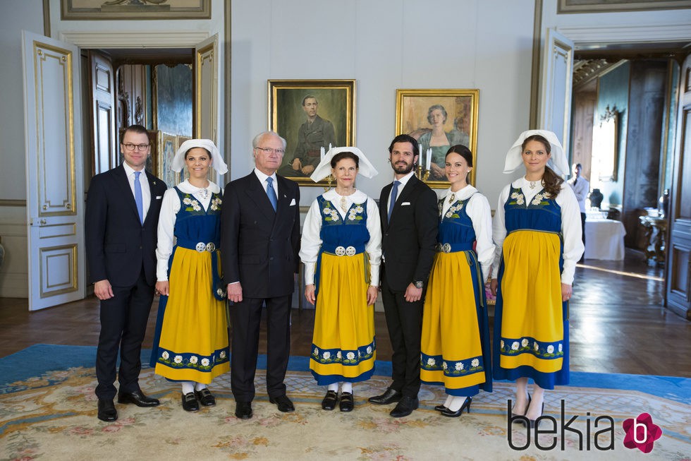 La Familia Real Sueca en el Día Nacional de Suecia 2015
