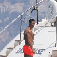 Cristiano Ronaldo duchándose en Saint-Tropez