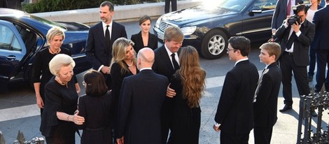 La Familia Real Holandesa con la Familia Real Búlgara en el funeral de Kardam de Bulgaria