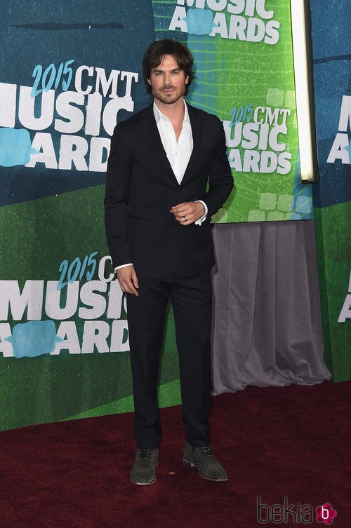 Ian Somerhalder en los CMT Music Awards 2015