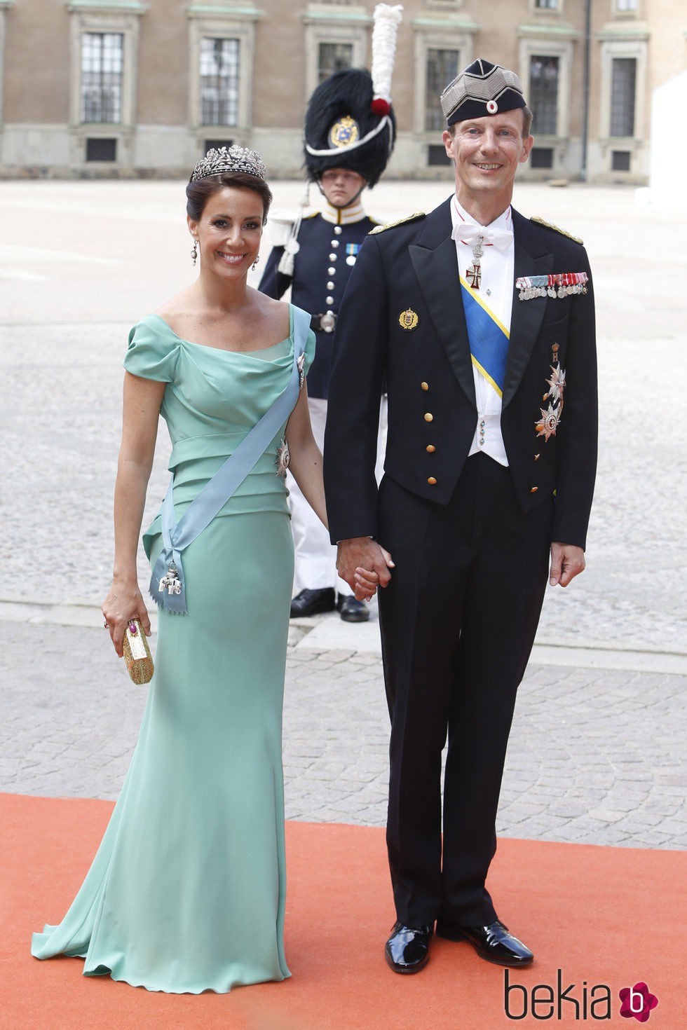 Joaquín y Marie de Dinamarca en la boda de Carlos Felipe de Suecia y Sofia Hellqvist