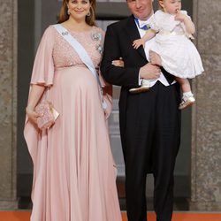 Magdalena de Suecia y Chris O'Neill con su hija Leonor tras la boda de Carlos Felipe y Sofia de Suecia