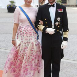 Haakon y Mette-Marit de Noruega en la boda de Carlos Felipe de Suecia y Sofia Hellqvist