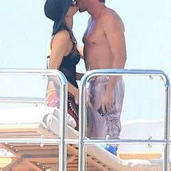 Paris Hilton y Thomas Gross besándose durante sus vacaciones en Formentera