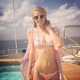 Paris Hilton luce cuerpazo a bordo de su yate en Formentera