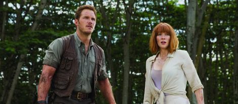 Bryce Dallas Howard y Chris Pratt en una escena de 'Jurassic World'
