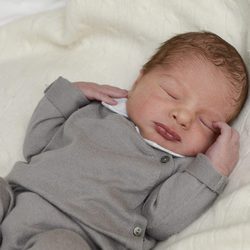El segundo hijo de Magdalena de Suecia y Chris O'Neill en su primer día de vida