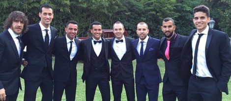 Pedro Rodríguez en su boda con Carles Puyol, Sergio Busquets, Xavi, Iniesta, Jordi Alba y Marc Bartra