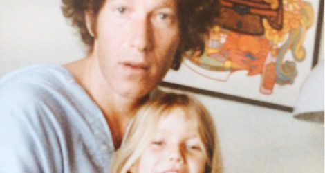 Gwyneth Paltrow cuando era pequeña con su padre Bruce