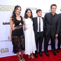 El elenco de 'Escobar: Paraíso Perdido' en la premiere de la película en Los Angeles