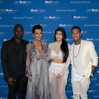 Corey Gamble, Kris Jenner, Kylie Jenner y Tyga en una fiesta organizada por Daily Mail en Cannes