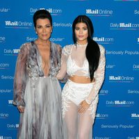 Kris Jenner y Kylie Jenner en una fiesta organizada por Daily Mail en Cannes