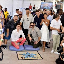 Los actores de 'Magic Mike XXL' descubren la estrella de la película en el Paseo de la Fama de Miami